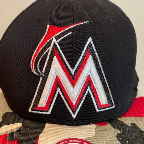 COPY - Men’s Miami Marlins New Era Fitted Strapback Cap - Picture 2 of 7